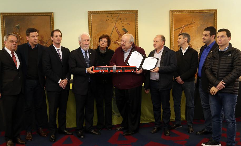 Convênio vai melhorar transporte de Curitiba e região