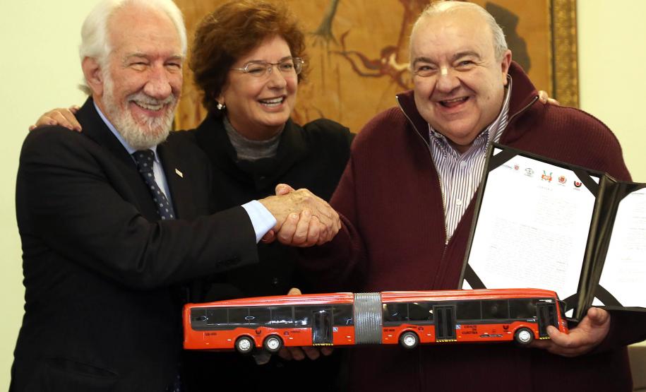 Convênio vai melhorar transporte de Curitiba e região