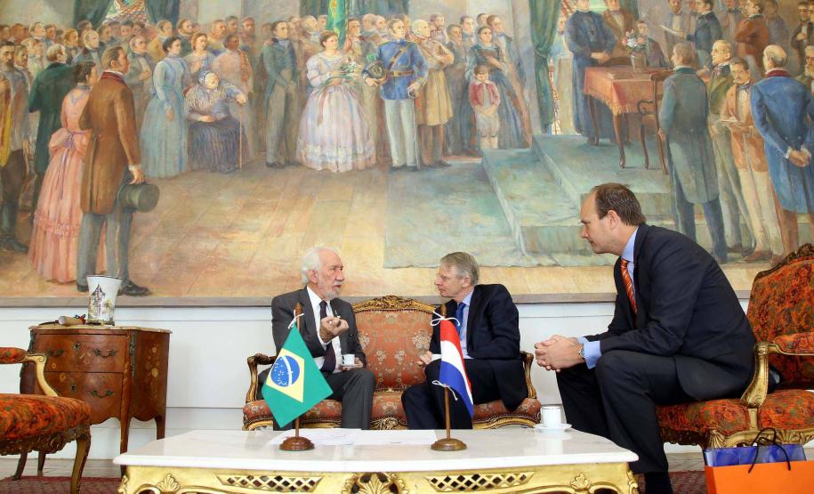 Paraná quer ampliar parcerias comerciais e inovação com a Holanda