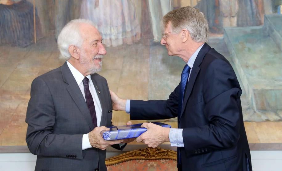 Paraná quer ampliar parcerias comerciais e inovação com a Holanda