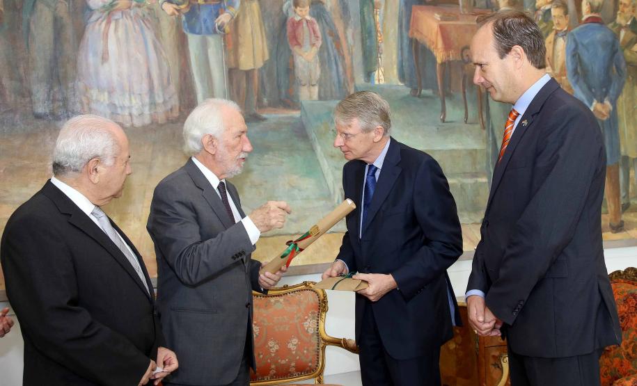 Paraná quer ampliar parcerias comerciais e inovação com a Holanda