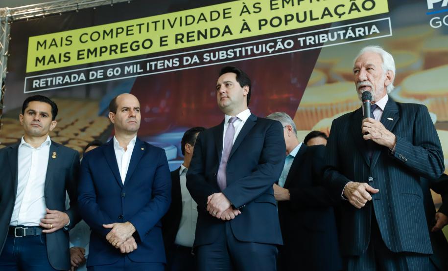 Paraná retira 60 mil itens do regime de Substituição Tributária