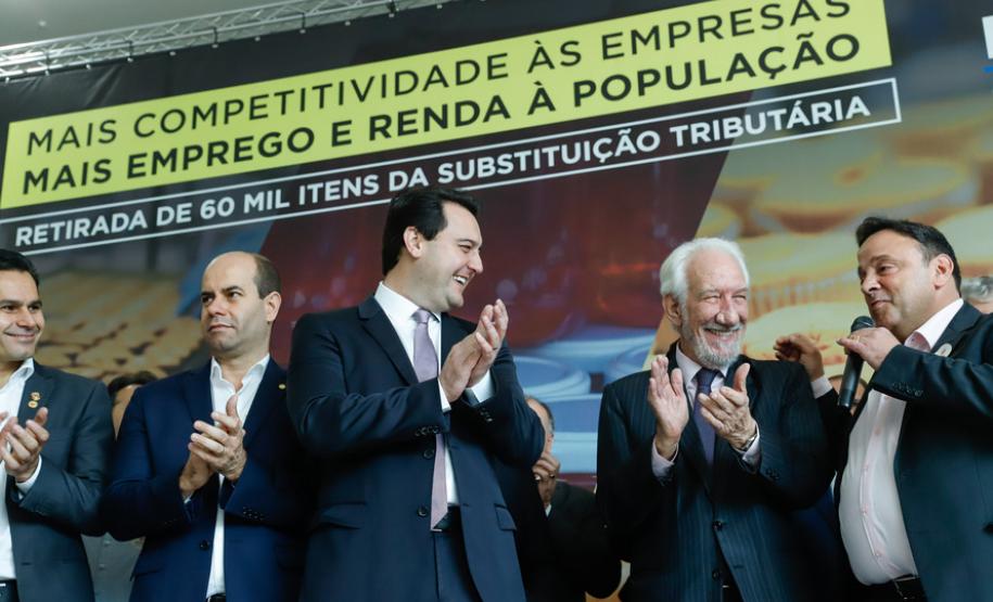 Paraná retira 60 mil itens do regime de Substituição Tributária