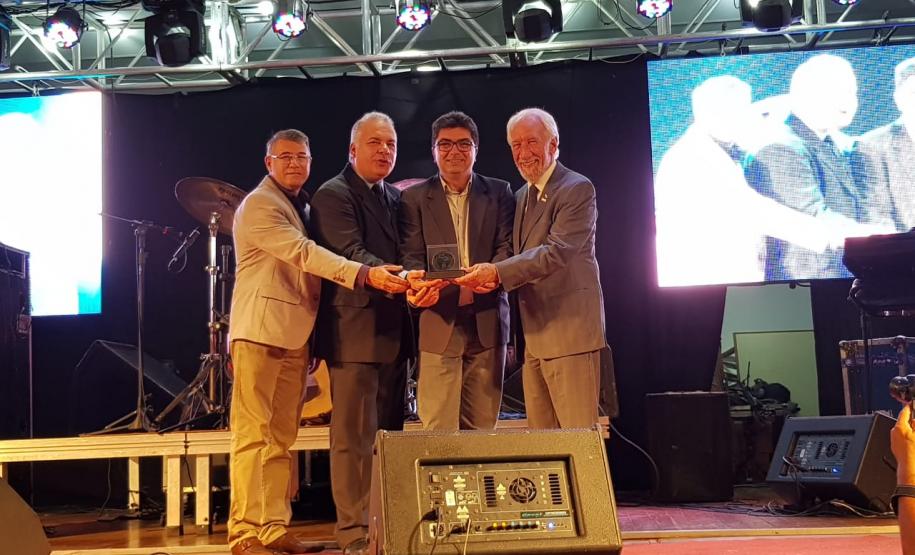 Piana cumpre agenda em Goioerê e recebe comenda da Associação Comercial do município