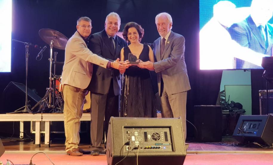 Piana cumpre agenda em Goioerê e recebe comenda da Associação Comercial do município