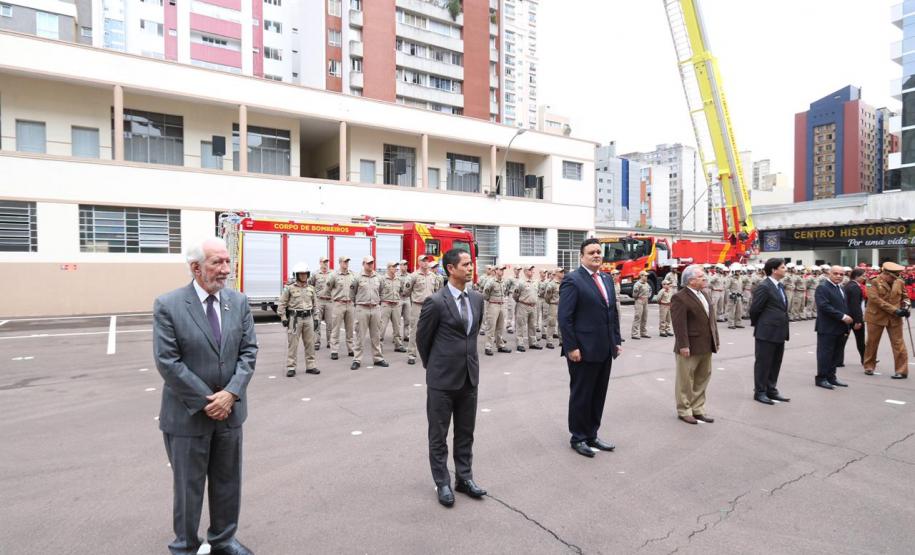 Corpo de Bombeiros condecora Piana