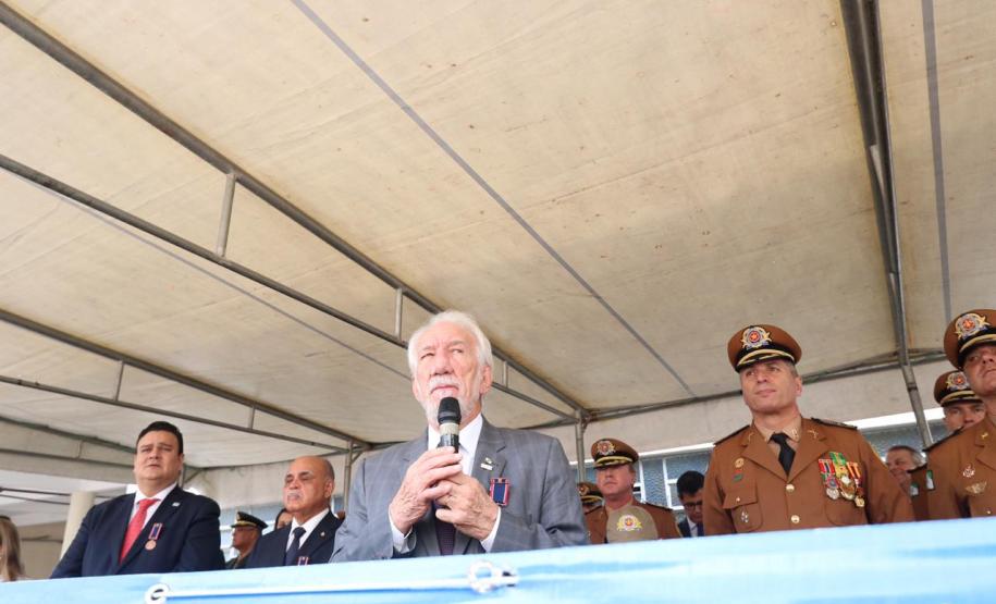 Corpo de Bombeiros condecora Piana