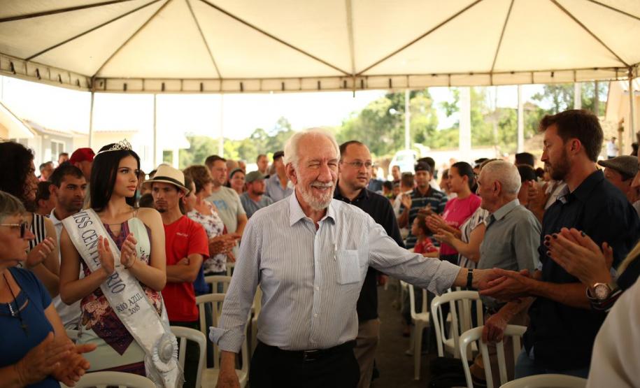 Famílias de Rio Azul recebem as chaves da casa própria