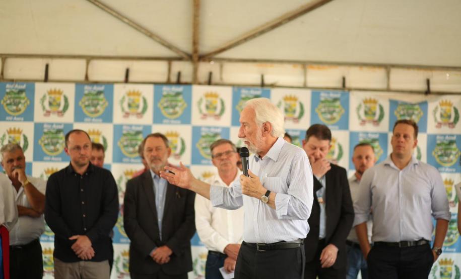 Famílias de Rio Azul recebem as chaves da casa própria