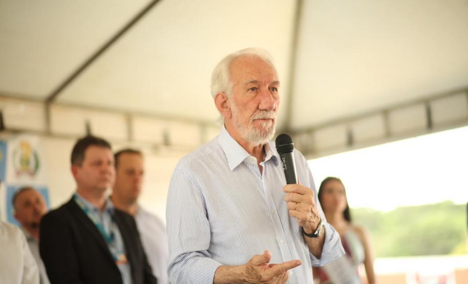 Famílias de Rio Azul recebem as chaves da casa própria