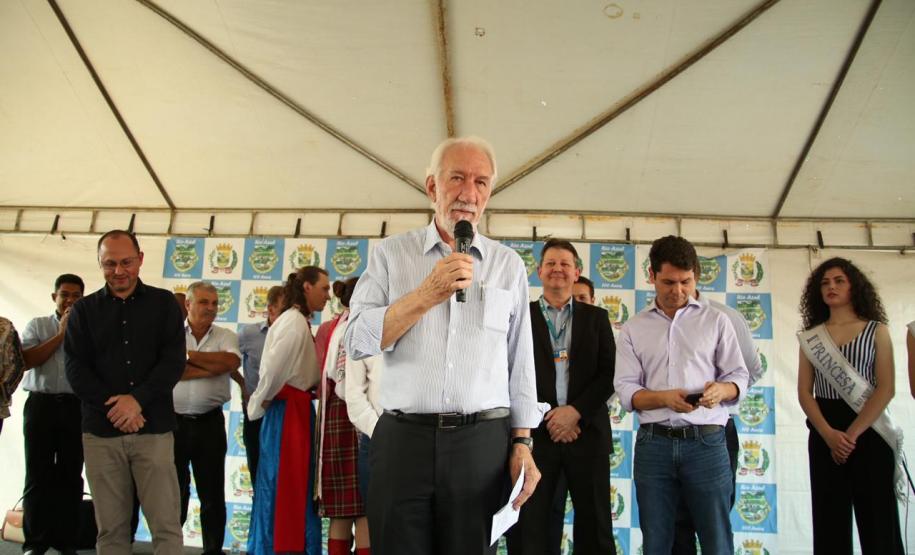 Famílias de Rio Azul recebem as chaves da casa própria