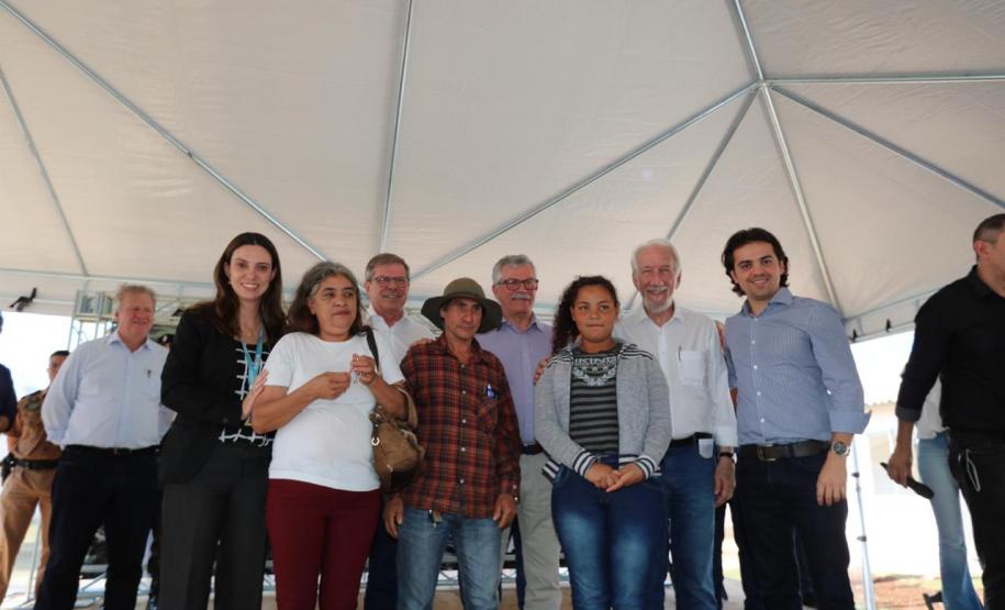 Em Palmas, 75 famílias recebem as chaves da casa própria