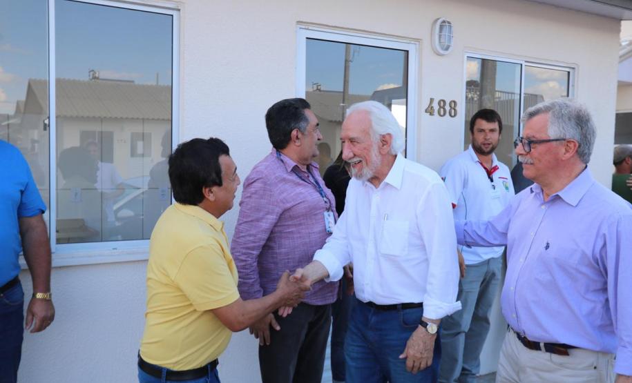 Em Palmas, 75 famílias recebem as chaves da casa própria