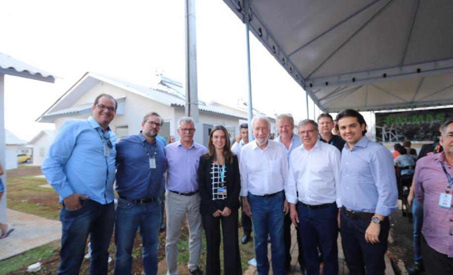 Em Palmas, 75 famílias recebem as chaves da casa própria