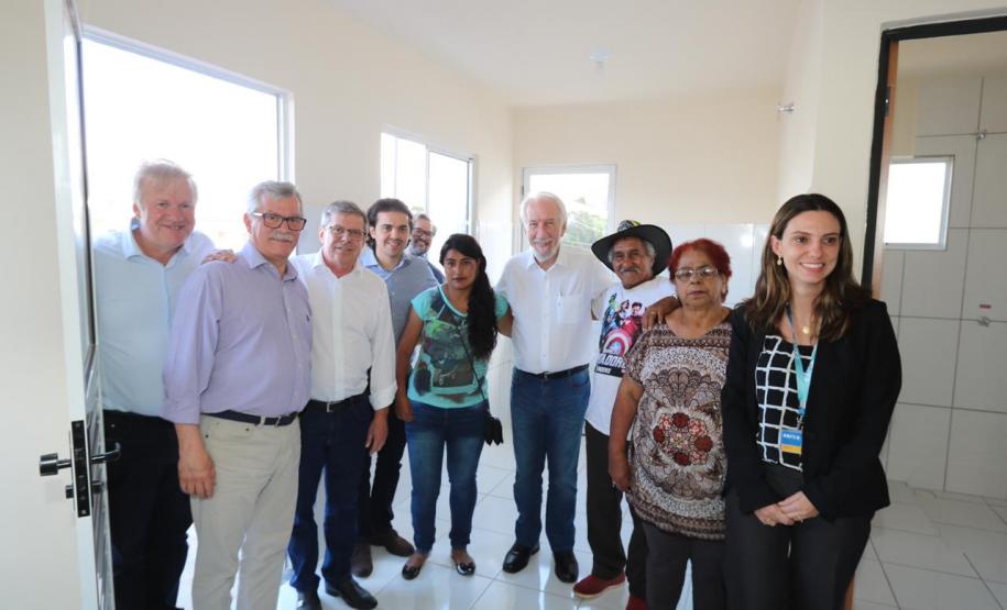 Em Palmas, 75 famílias recebem as chaves da casa própria