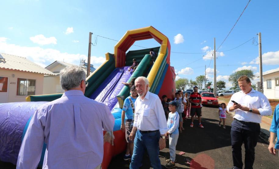Em Palmas, 75 famílias recebem as chaves da casa própria