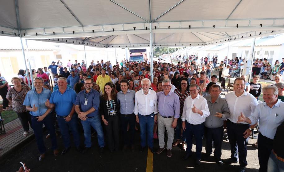 Em Palmas, 75 famílias recebem as chaves da casa própria