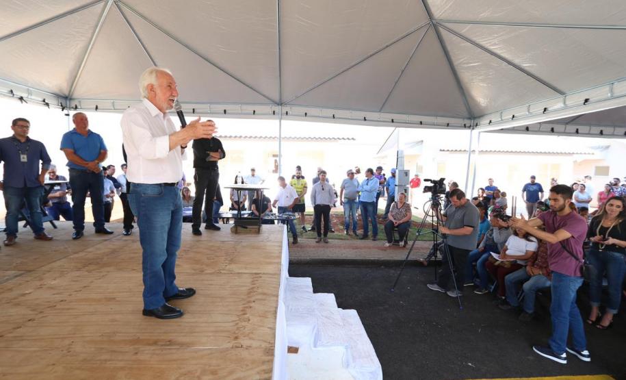 Em Palmas, 75 famílias recebem as chaves da casa própria