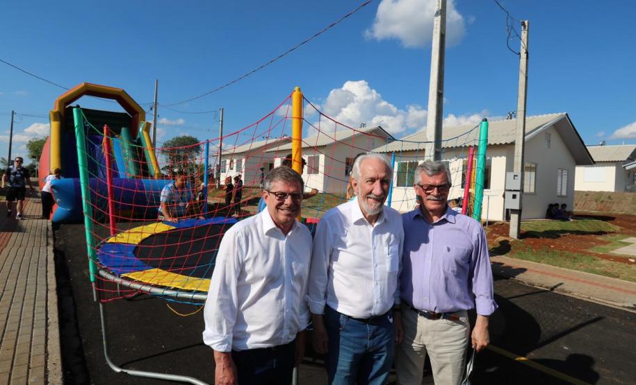 Em Palmas, 75 famílias recebem as chaves da casa própria