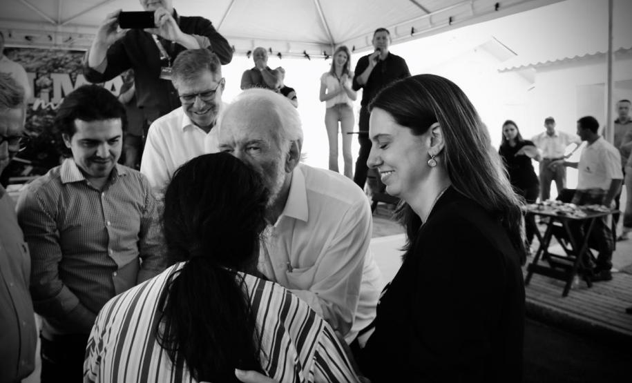 Em Palmas, 75 famílias recebem as chaves da casa própria