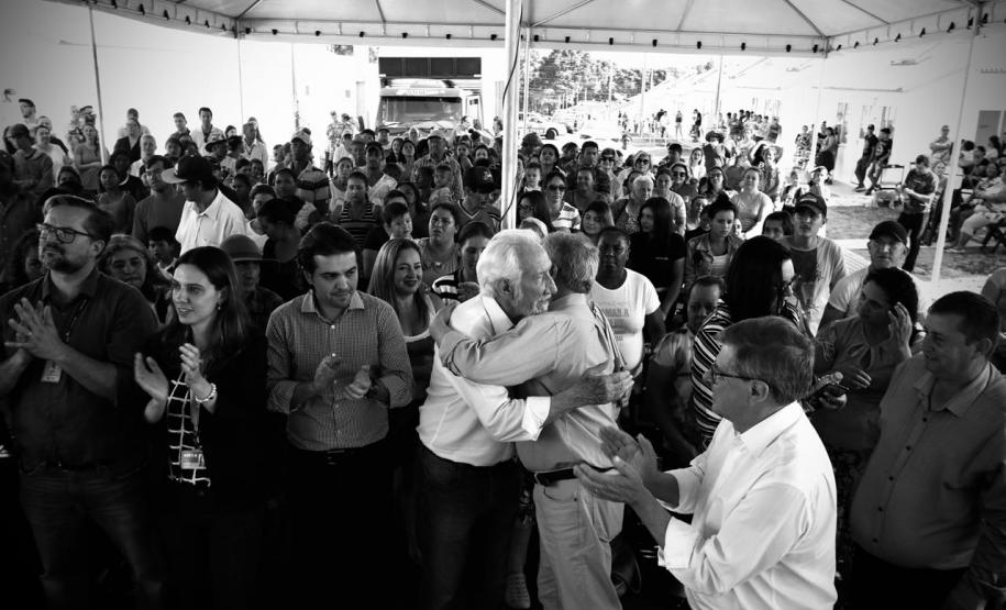 Em Palmas, 75 famílias recebem as chaves da casa própria