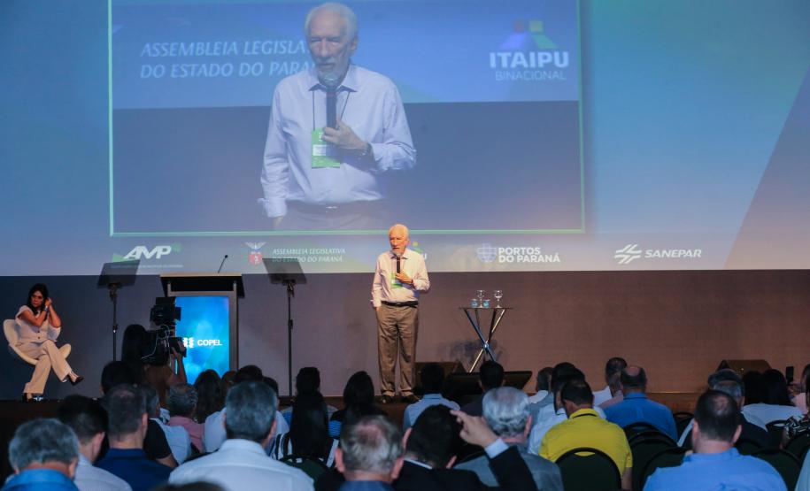 O vice-governador Darci Piana participa nesta sexta-feira (01),  do encontro de capacitação Governo 5.0 no Hotel Rafain Palace & Convention, em Foz do Iguaçu.