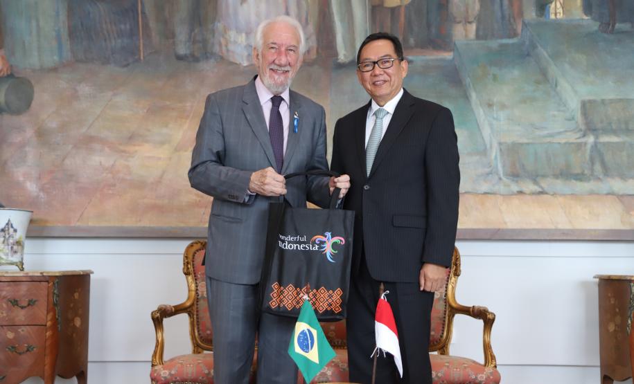 Paraná intensifica aproximação com Indonésia para o comércio de carnes