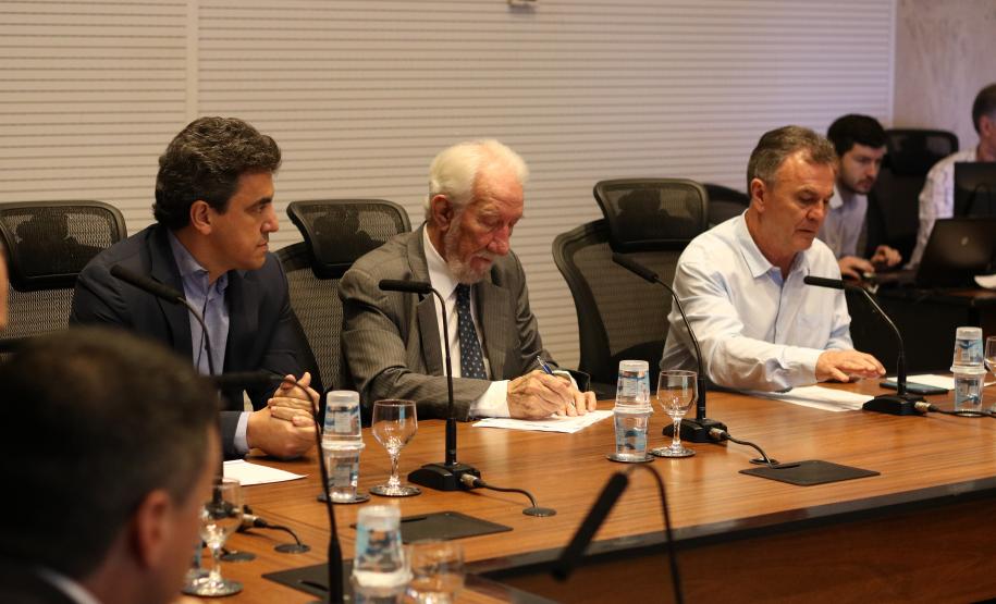 Governo e bancada federal do Paraná discutem concessão de rodovias