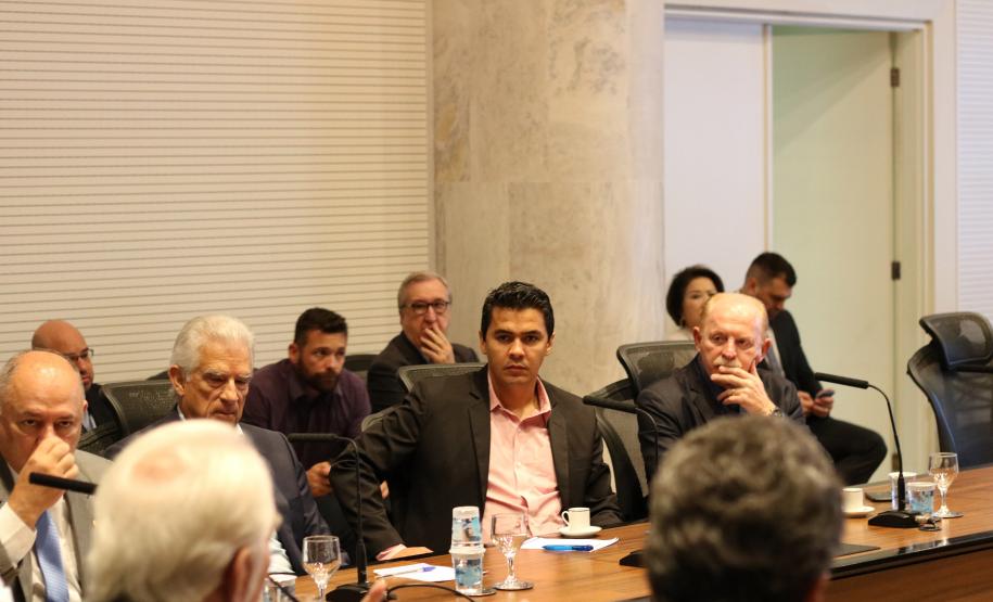 Governo e bancada federal do Paraná discutem concessão de rodovias