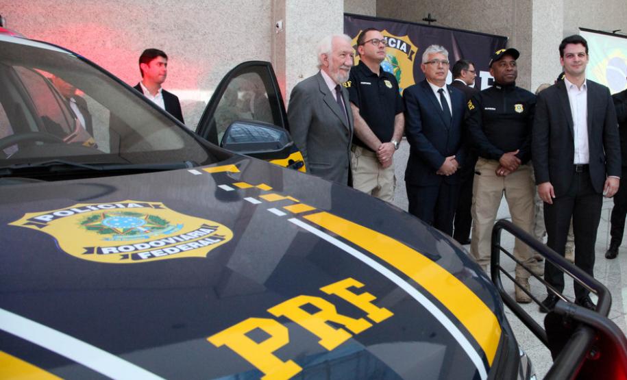 Entrega de viaturas para a PRF