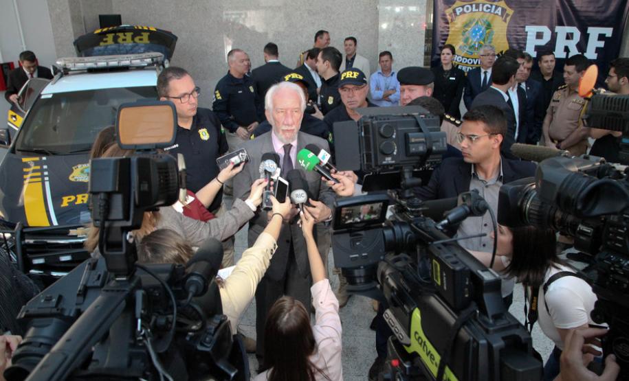 Entrega de viaturas para a PRF