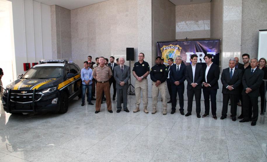 Entrega de viaturas para a PRF