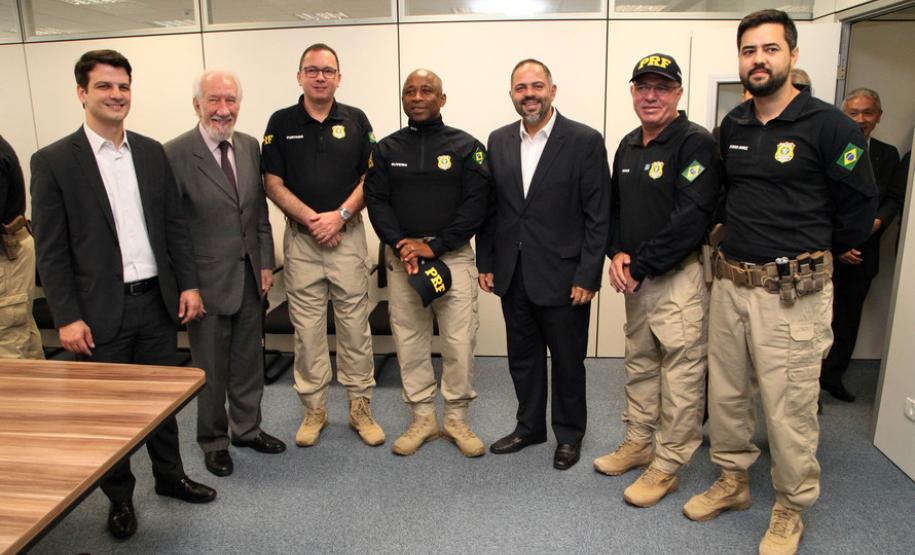 Entrega de viaturas para a PRF