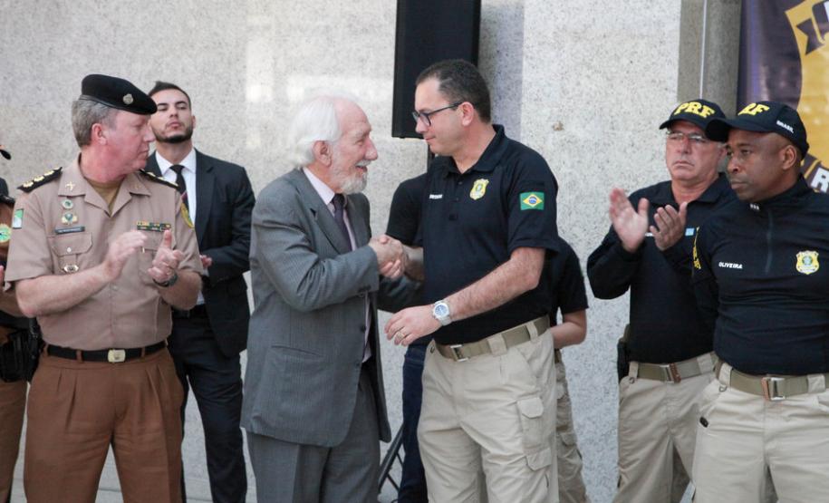 Entrega de viaturas para a PRF