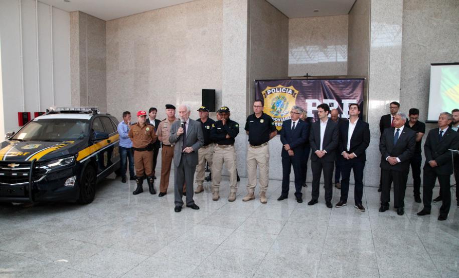 Entrega de viaturas para a PRF