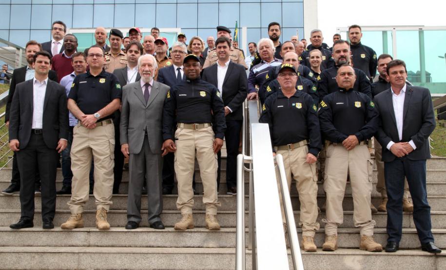 Entrega de viaturas para a PRF