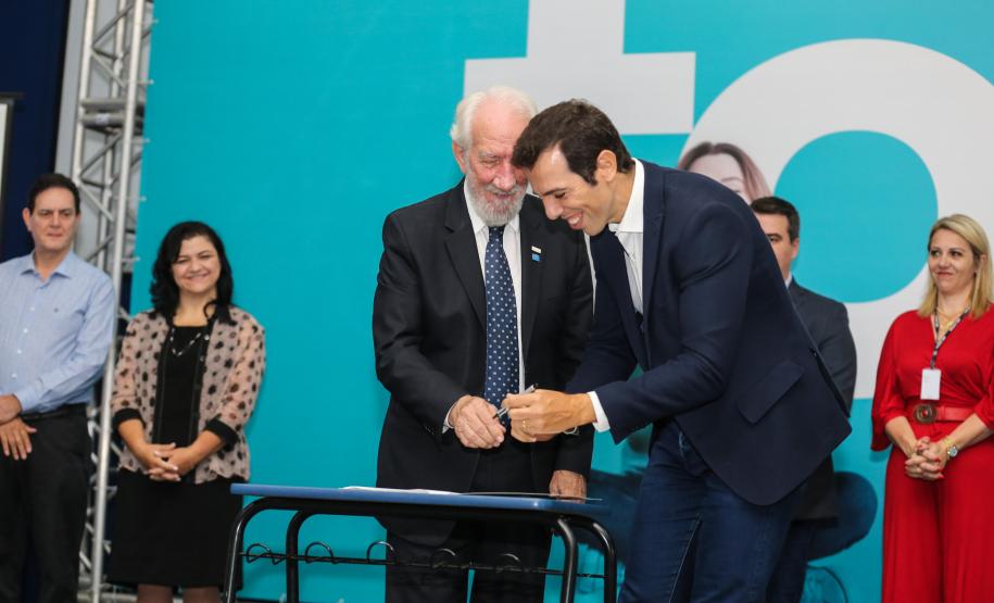 Estado autoriza pagamento extra de R$ 20 milhões às escolas