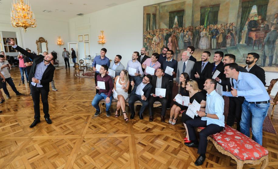 Governo do Paraná amplia diálogo com a juventude