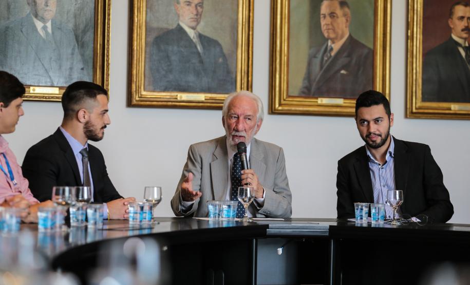 Governo do Paraná amplia diálogo com a juventude