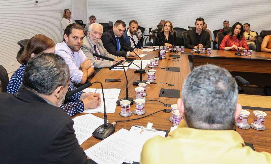 Estado discute com classe artística e cultural política para o setor