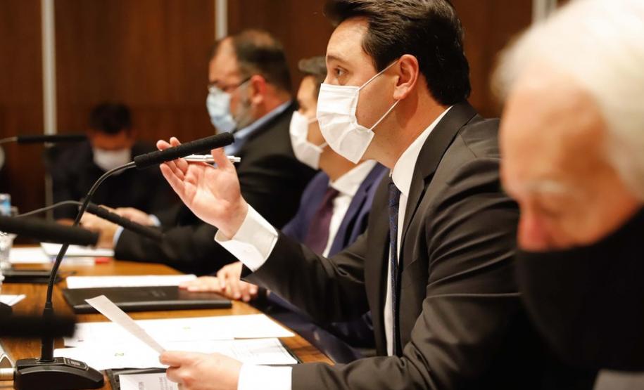 Governo do Paraná assina memorando técnico com a Rússia para estudar vacina