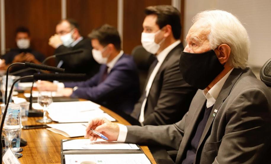 Governo do Paraná assina memorando técnico com a Rússia para estudar vacina