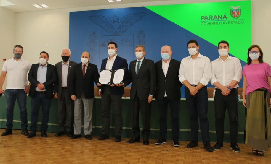 Governo e Itaipu assinam convênio para duplicação da Rodovia das Cataratas