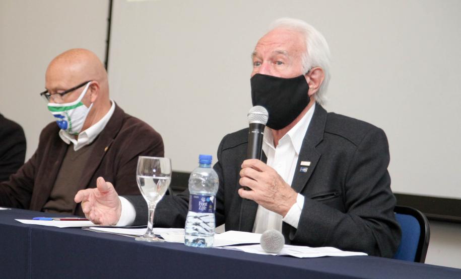 Governo e sociedade debatem obras na orla de Matinhos