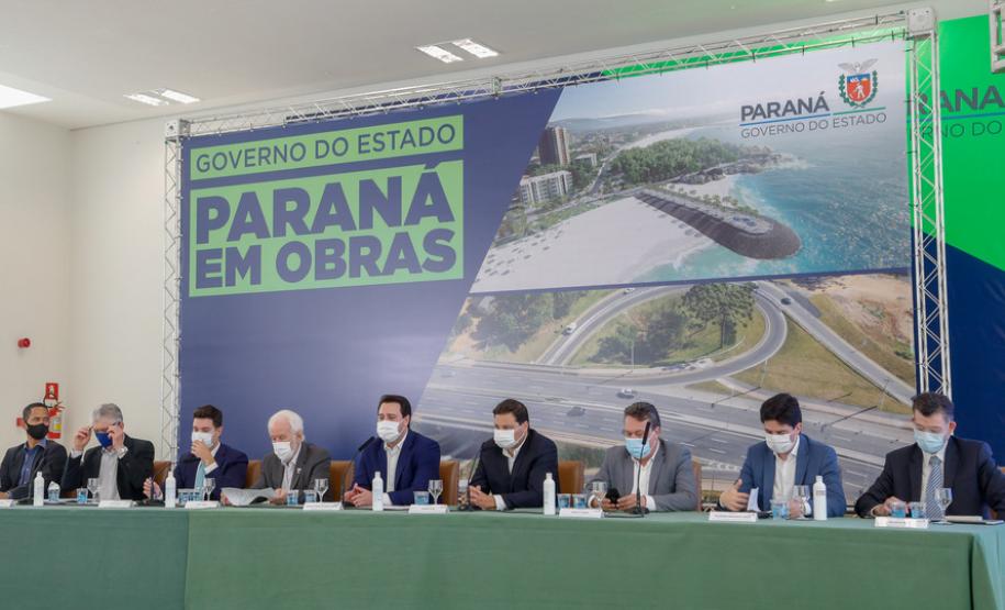 Governador anuncia programa de R$ 4 bilhões em obras de infraestrutura