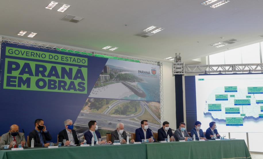 Governador anuncia programa de R$ 4 bilhões em obras de infraestrutura