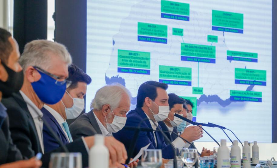 Governador anuncia programa de R$ 4 bilhões em obras de infraestrutura