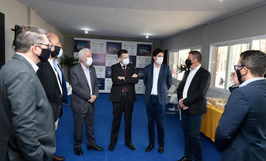 Governo promove encontro para agilizar negócios em Fazenda Rio Grande