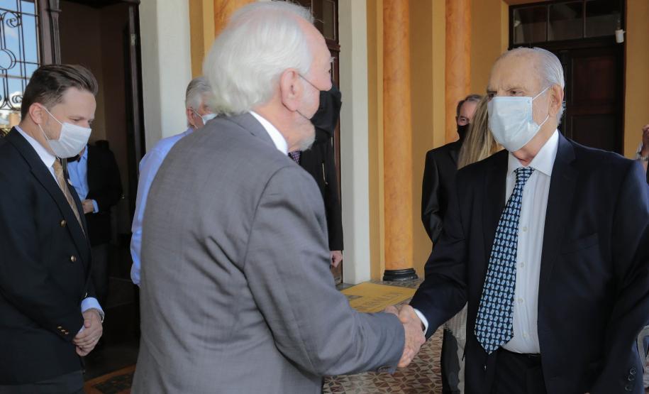 Vice-governador participa de homenagem a Paulo Pimentel