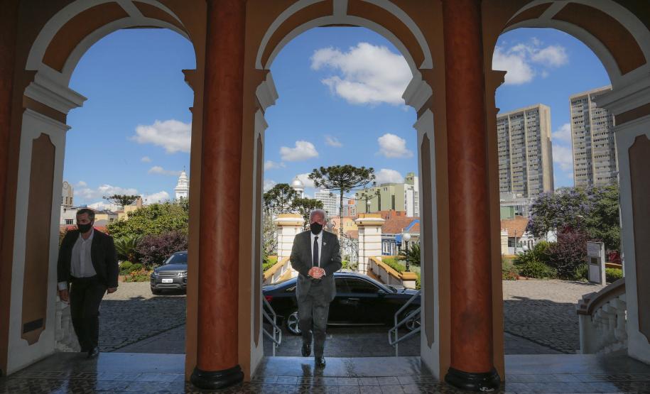 Vice-governador participa de homenagem a Paulo Pimentel